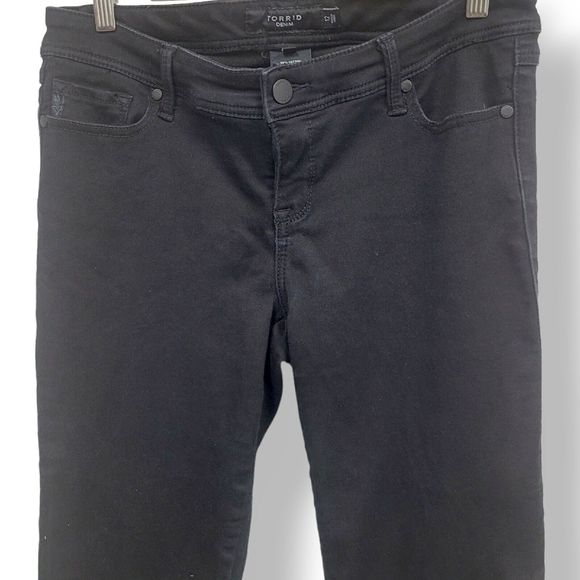 Torrid Denim Womens Size 12 Black Pants Stretch 69% Cotton 29% Polyester - Picture 1 of 5